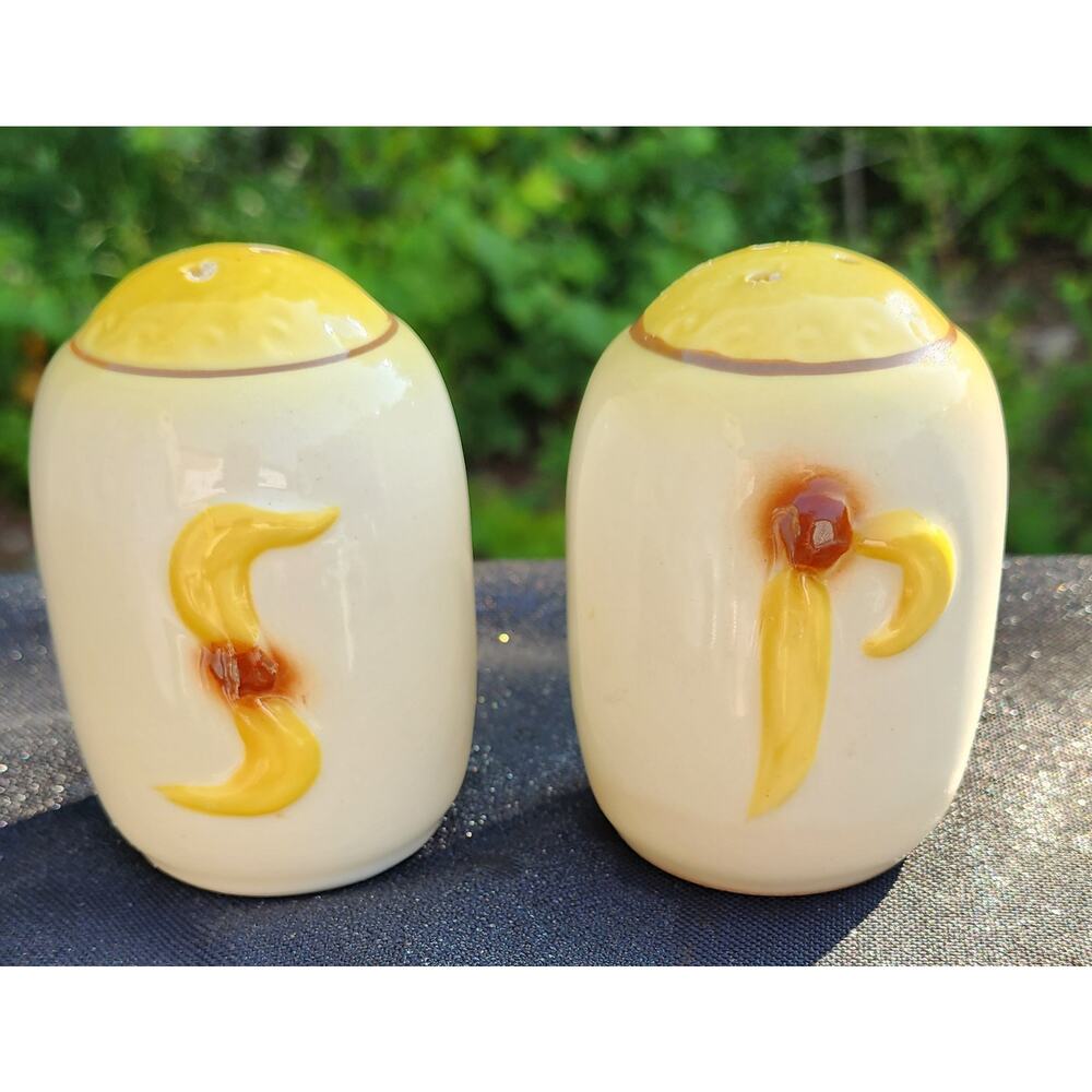 Vintage Hull Ceramic Yellow Floral Salt And Pepper Shaker Set